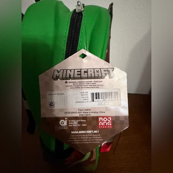 Minecraft Explosion TNT Women's Mini Backpack, Green 11’’ adjustable bag new - Picture 5 of 8